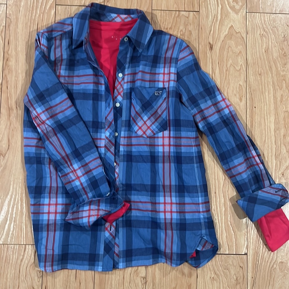 Vineyard vines top